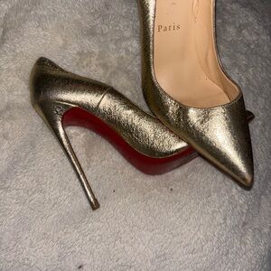 Elegant Gold Stiletto Heels